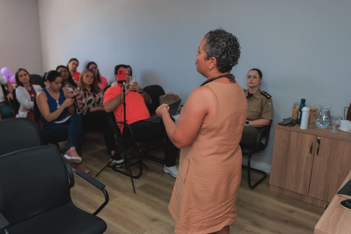 Mes da mulher poinsp.jpg