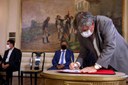assinatura contrato de gestão